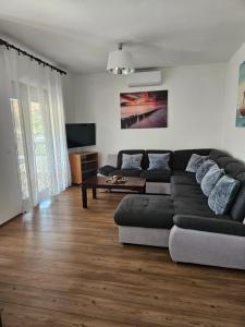 Apartments Rudez - pool - jacuzzi