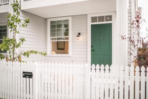 3 Bed Family Retreat Classic Charm With Park Views