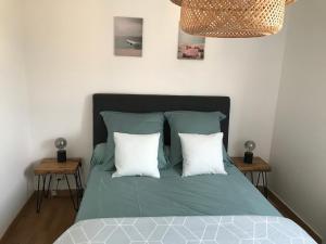 Appartements Beautiful 2-room with pool, wifi, Netflix : photos des chambres