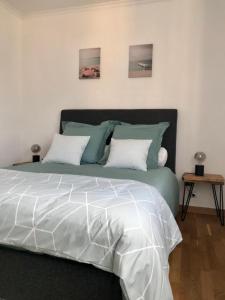 Appartements Beautiful 2-room with pool, wifi, Netflix : photos des chambres