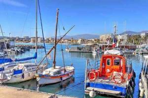 Appartements Beautiful 2-room with pool, wifi, Netflix : photos des chambres