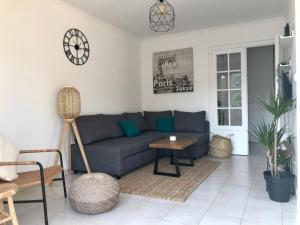 Appartements Beautiful 2-room with pool, wifi, Netflix : photos des chambres