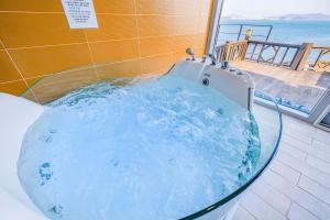 Geojae Sanggaksokeui Jip Pesnion Jangmok branch