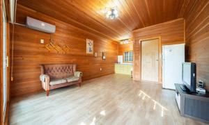 Miryang Pine Tree Pool Villa Pension