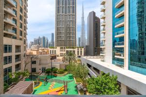 Vibrant 1BR APT with Burj Khalifa View
