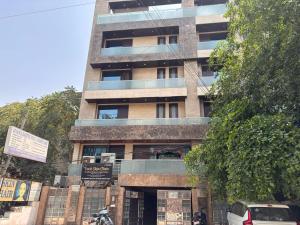 Royal Palace 1 BHK - Kitchen, Balcony, lift, Gym,