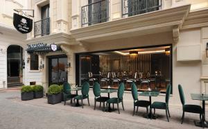 Le Petit Palace Hotel - Special Category