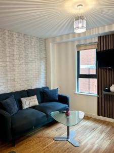 Lovely 2 - bedroom condo in Manchester City centre