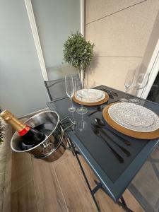 Appart'hotels Suite Eden Spa, Appart-hotel bien etre , Patio de standing barbecue - TV XL CineSport, Lit Q-Size, Wifi, P-Gratuit en Residence : photos des chambres