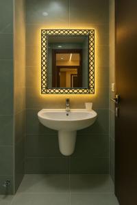 Three-Bedroom Family Chalet with Living Room