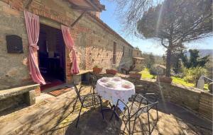 Cozy Apartment In Croce Di Castiglione