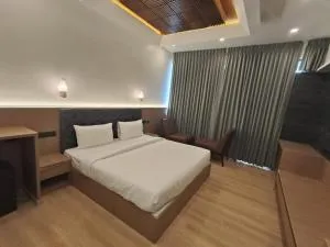 Calla Lily By The Brook - Kūkkāl