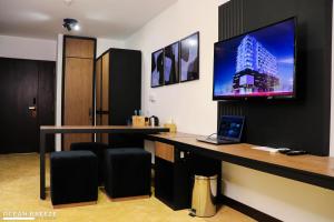 Ocean Breeze by DOXA