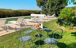 Maisons de vacances Nice Home In Saint-Geraud-De-Corps : photos des chambres