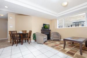 Paradise Canyon Golf Resort - Luxury Condo M409