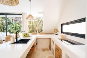 Trendy Boho 3BR Cozy Living 5min to La Brisa