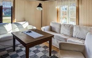 2 Bedroom Nice Home In Bredaryd