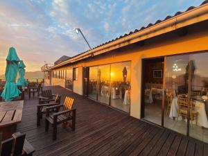 Wavecrest Beach Hotel & Spa