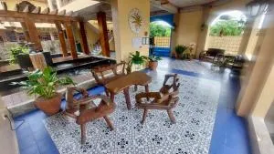 Koi Empire Bed and Breakfast - 圣罗莎