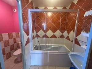 Appartements Ets Levillain - Hotel Les Caletes : photos des chambres