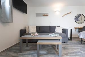 WHITE W3 New studio in Naousa