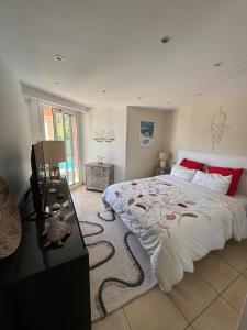 Appartements Rez de jardin, piscine privative residence de standing : photos des chambres