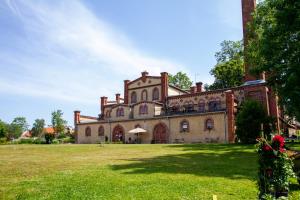 Mooste Viinavabriku Hotell & Restoran