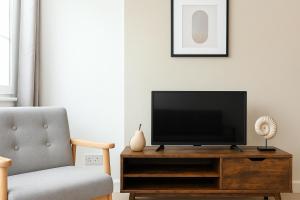 Relaxing Retreat by Ravenscourt Park - Stylish & Central