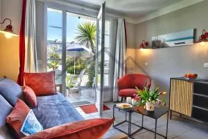 LocaLise - Maison G5 au Guilvinec - A 50m de la mer avec jardin et piscine - Tout à pied, plages, port, centre, commerces, marché - Wifi inclus - Animaux bienvenus - Linge de lit inclus - 吉尔维内克