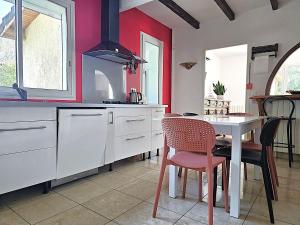 Villas L-echappee du Canal - Piscine - Cheminee - Clim - Parking prive gratuit - 8 personnes - 3 chambres - Parc : photos des chambres