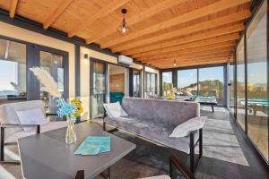 KastHouse Yellow by Vellaris, Luxury Mobile Home