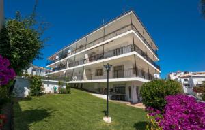 AGUAMARINA 7 MENYBER