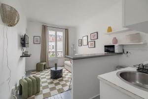 Orleans - Paris Neuilly 4Pax