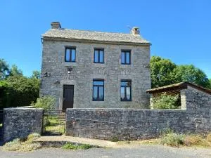 Gîte LES LILAS de RECOULES - Sévérac d' Aveyron