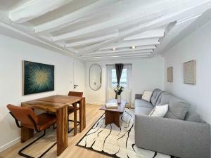 Opera - Premium apartment with lift near Gare de lEst for 4
