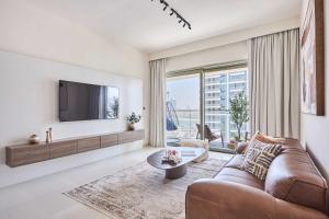 Frank Porter - Grand Bleu Tower 2