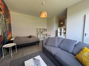 Central très proche tramway