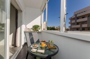 Side by Side Apartments