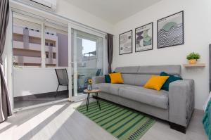 Side by Side Apartments