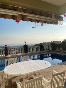 Villa with pool in Goldcity tourism complex