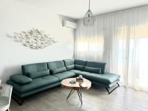 Sunny Hill Apartment