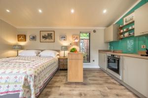 The Able Stables - Hewies Cottage
