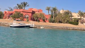 فيلا نوبيا بجوار بيتش الزيتونه