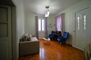 Doras House