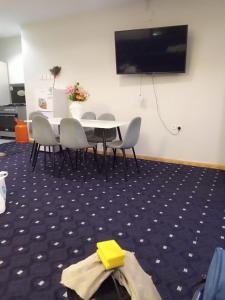 اجنحة جوار الطيبة