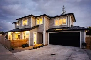 Modern, central & perfect for large groups! - Bunnythorpe