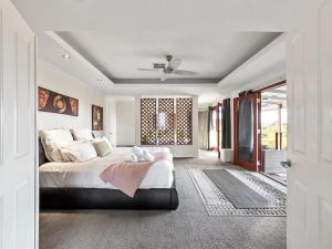 Bali at the Bay SunsetsHeated Pool Beach &Town