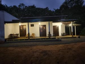 Jana Safari Hostel Udawalawe - Ubytování bez kategorie ve městě Udawalawe