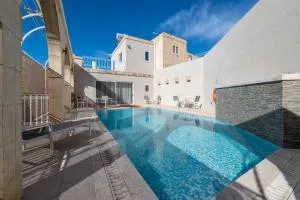 4 Bedroom Holiday Home with Private Pool in Island of Gozo - Арб