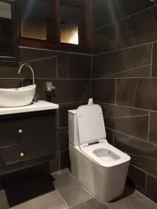 Carpo's Place - Taifa